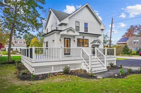 75 Sowams Rd, Barrington, RI 02806