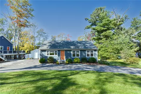 12 Potters Ln, Glocester, RI 02814