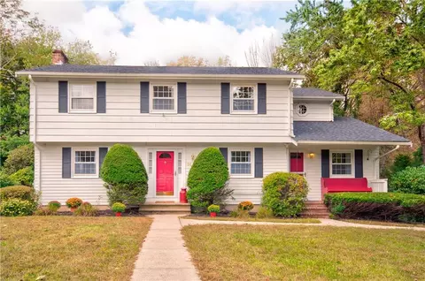 34 Kennedy Blvd, Lincoln, RI 02865