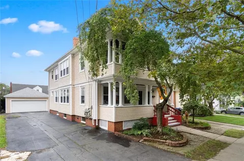 637 Pleasant Valley Pkwy, Providence, RI 02908