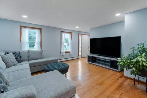 273 Oregon Ave, Woonsocket, RI 02895 photo 4