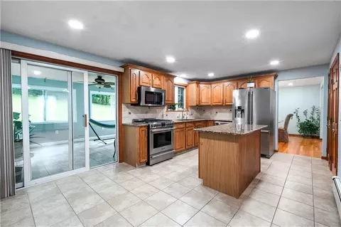 273 Oregon Ave, Woonsocket, RI 02895 photo 8
