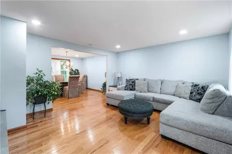 273 Oregon Ave, Woonsocket, RI 02895 photo 3