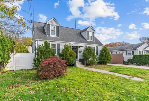 32 Plain St, Pawtucket, RI 02860