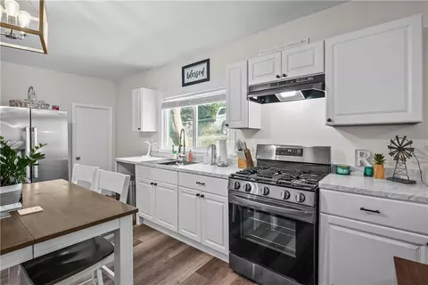37 Ross St, Woonsocket, RI 02895 photo 6