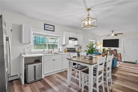 37 Ross St, Woonsocket, RI 02895 photo 8