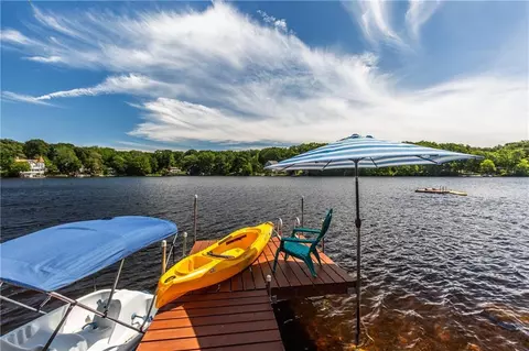 44 W Shore Dr, Exeter, RI 02822