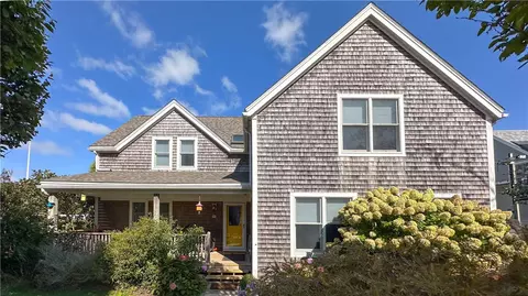208 Chapel St, Block Island, RI 02807