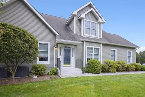 50 Seal Island Rd, Bristol, RI 02809