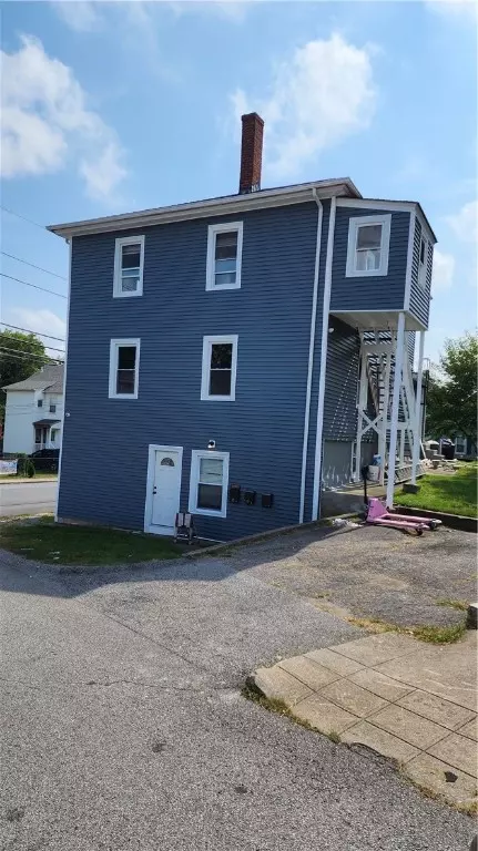 40 Phenix Ave, West Warwick, RI 02893