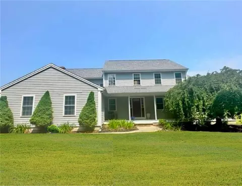 274 Fenner Hill Rd, Hopkinton, RI 02832