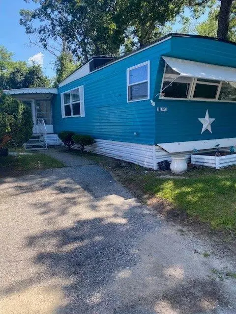 3 Lane 7, Coventry, RI 02816