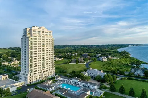 1 Tower Dr #205, Portsmouth, RI 02871