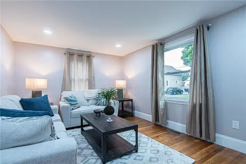 333 Chestnut St, Warwick, RI 02888 photo 3