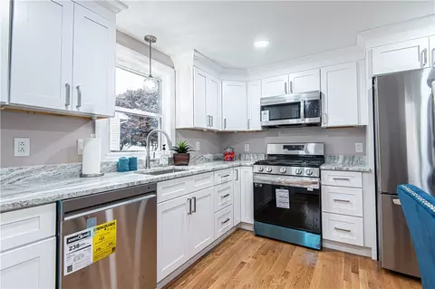 333 Chestnut St, Warwick, RI 02888 photo 6