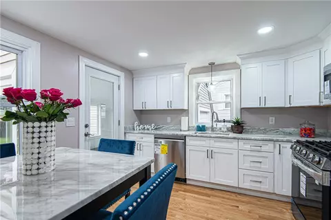 333 Chestnut St, Warwick, RI 02888 photo 5