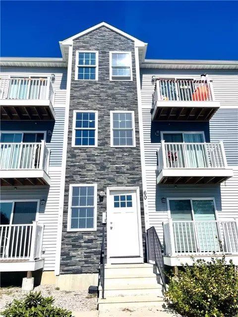 60 Village Green South St #8, Riverside, RI 02915