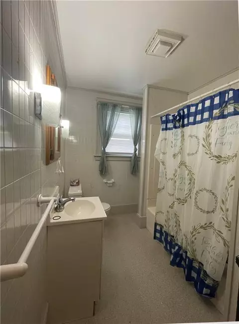 114 Meadow Rd, Woonsocket, RI 02895 photo 12