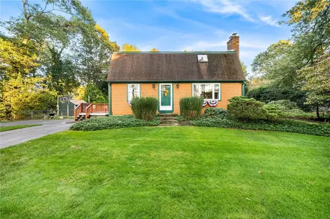 20 Overhill Rd, South Kingstown, RI 02879
