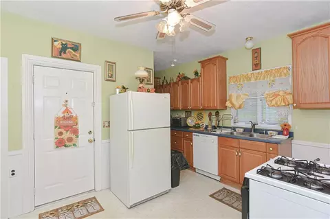 200 Summer St, Woonsocket, RI 02895 photo 5