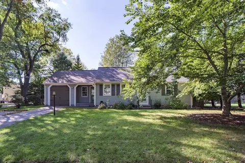 81 Prospect St, Barrington, RI 02806