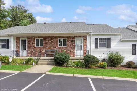 21 Scenery Ln, Johnston, RI 02919
