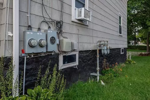206 Knight St, Woonsocket, RI 02895 photo 8