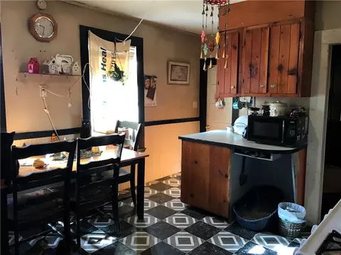103 Fourth Ave, Woonsocket, RI 02895 photo 9
