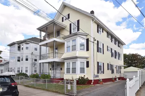 151 Kenyon Ave, Pawtucket, RI 02861
