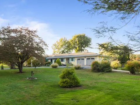 11 Dees Cir, Warwick, RI 02889 photo 5