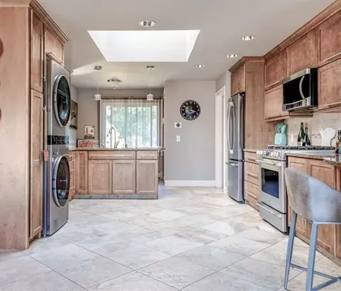 11 Dees Cir, Warwick, RI 02889 photo 12