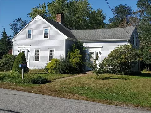 18 Web Ave, North Kingstown, RI 02852