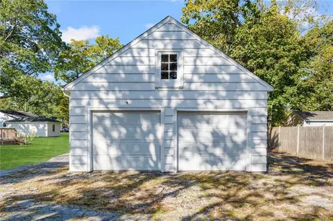1105 Main Ave, Warwick, RI 02886 photo 37