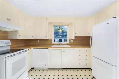 1105 Main Ave, Warwick, RI 02886 photo 13