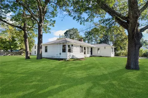 1105 Main Ave, Warwick, RI 02886 photo 31