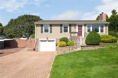11 Vista Dr, Cumberland, RI 02864
