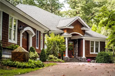 46 Pojac Point Rd, North Kingstown, RI 02852