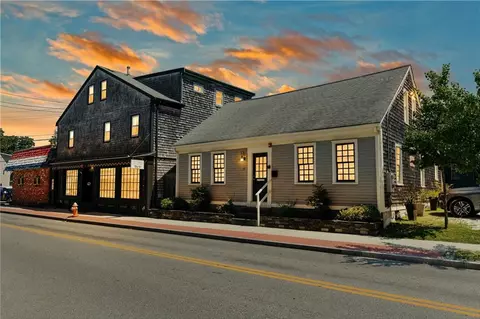 18 Water St, Warren, RI 02885
