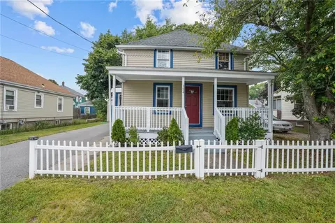 134 Chaplin St, Pawtucket, RI 02861