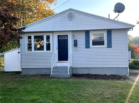8 Wentworth St, North Providence, RI 02904