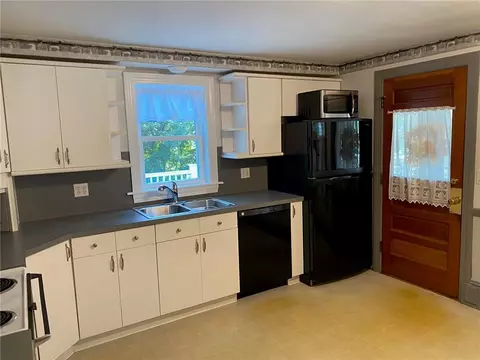 76 Arnold Rd, Coventry, RI 02816 photo 8
