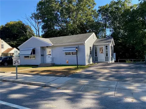 76 Arnold Rd, Coventry, RI 02816 photo 4