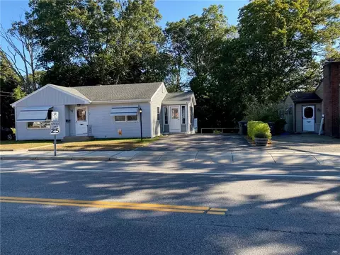 76 Arnold Rd, Coventry, RI 02816 photo 2