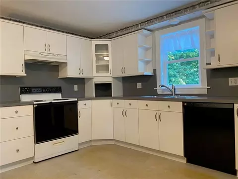 76 Arnold Rd, Coventry, RI 02816 photo 9