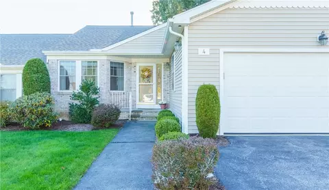 4 Lees Farm Commons Dr, North Providence, RI 02904