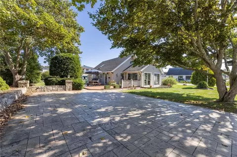 55 Uzzi Ave, Westerly, RI 02891 photo 4