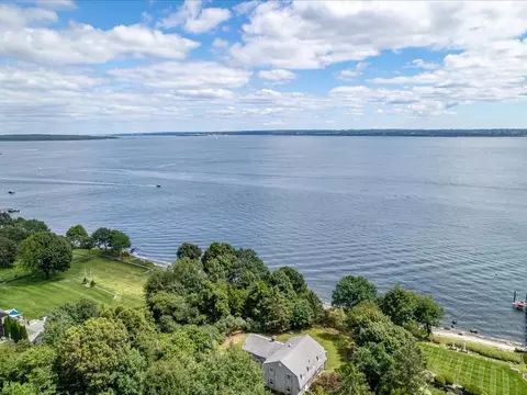 23 Aquidneck Ct, Jamestown, RI 02835