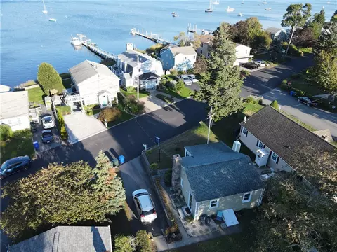 61 Everett Ave, Bristol, RI 02809 photo 13
