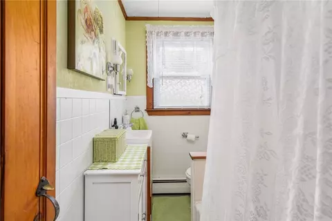 61 Everett Ave, Bristol, RI 02809 photo 7