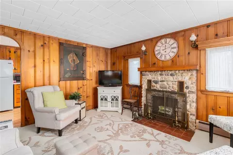 61 Everett Ave, Bristol, RI 02809 photo 10